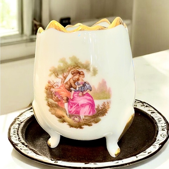 Vintage Limoges Fragonard Miniature Porcelain Egg Vase Courting Couple - Picture 3 of 14